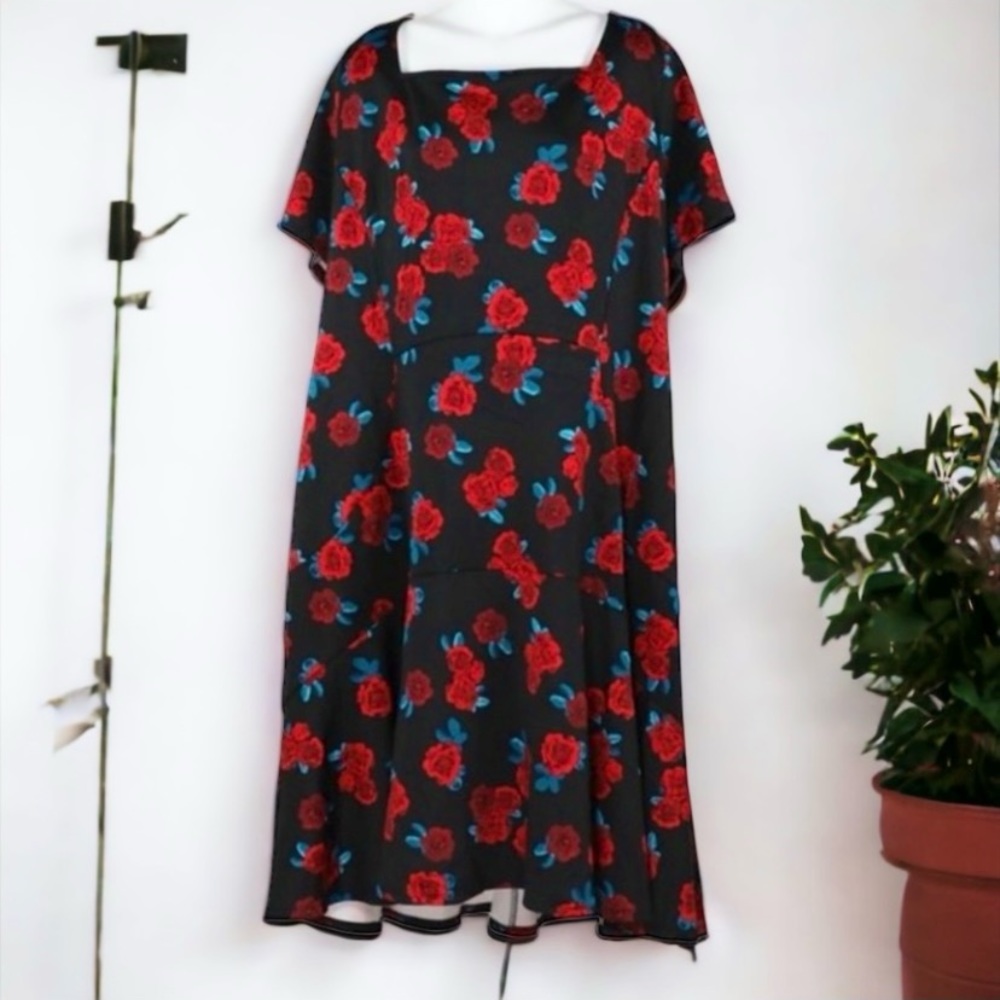 Lane Bryant Floral Fit and Flare Dress - Picture 4 of 9